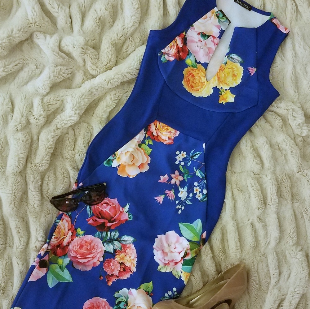 🆕️GORG FLORAL BODYCON DRESS!!